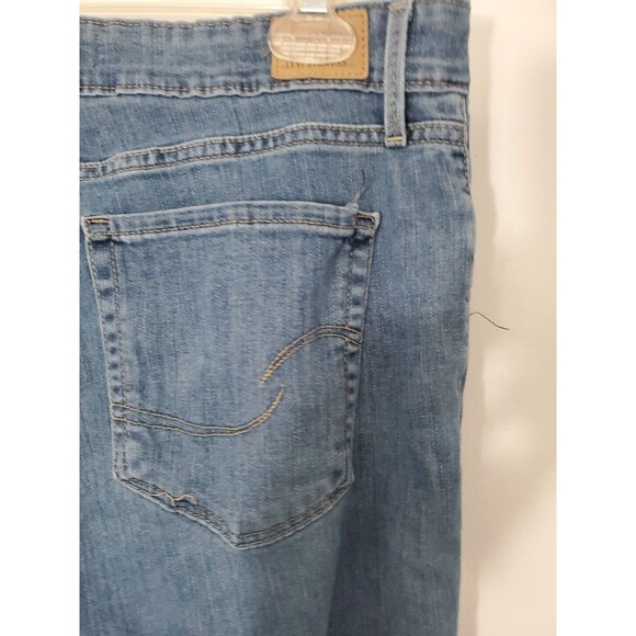 LEVI STRAUS SIGNATURE Mid RISE DENIM CAPRI Cuffed PANT SIZE 14 - Picture 8 of 10